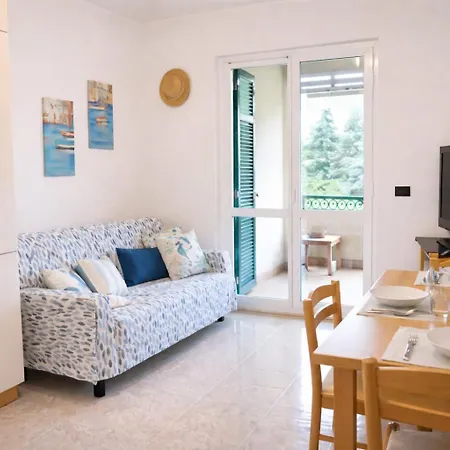 Double 5 Minutes From Sea And Private Parking 아파트 *
