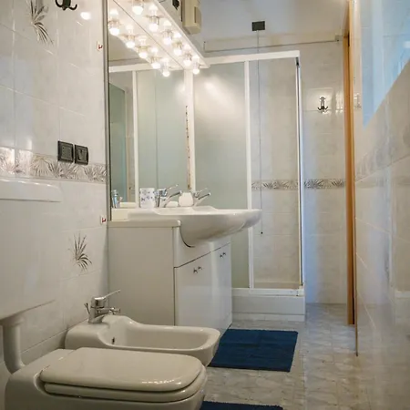 Lägenhet Double 5 Minutes From Sea And Private Parking Loano